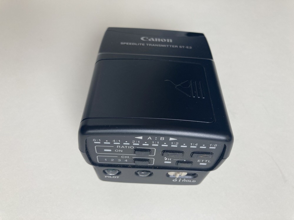 Canon Speedlite Transmitter ST-E2 with Case