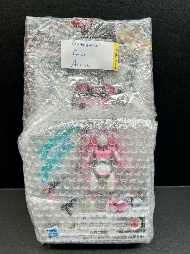 TRANSFORMERS GENERATIONS 2014 Thrilling 30 Deluxe Class ARCEE - MOSC!