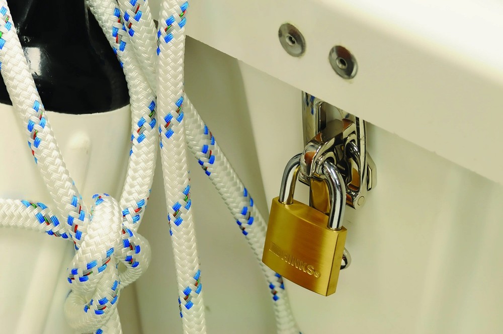 (2 pack) Brinks Solid Brass 40mm Keyed Padlock with 7/8in Shackle, 4 pack