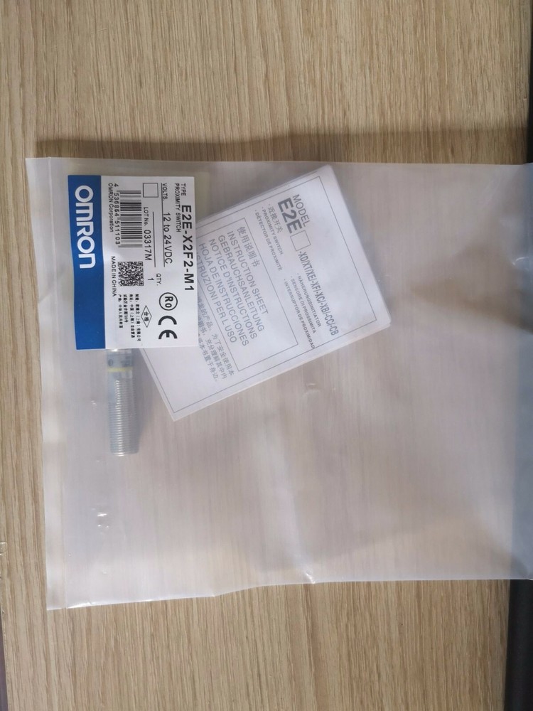 1PCS OMRON E2E-X2F2-M1 E2EX2F2M1 PROXIMITY SENSOR -NEW