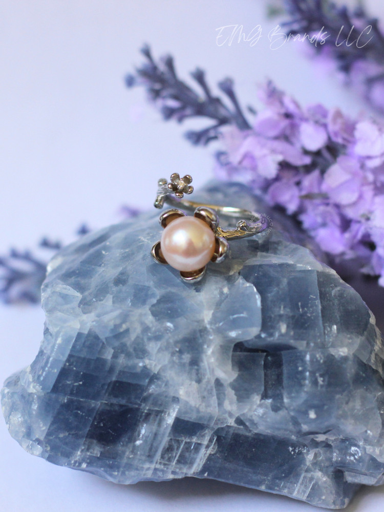 White Edison Pearl Sakura Pink Overtone Ring