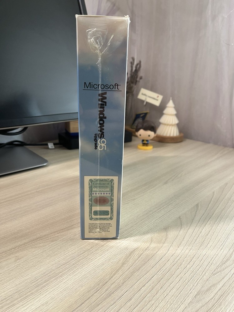 Microsoft Windows 95 Upgrade 3.5" Floppy MS-DOS PC SEALED RETAIL BOX
