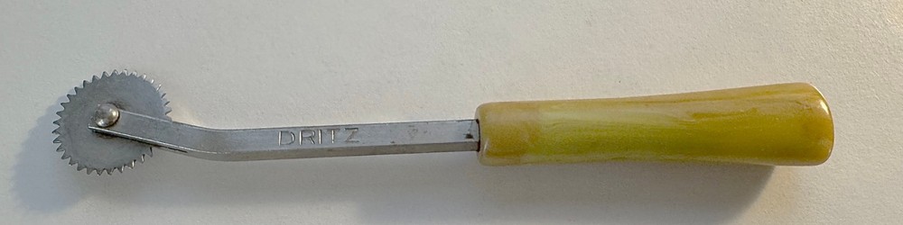 Vintage Dritz Tracing Wheel Bakelite Handle