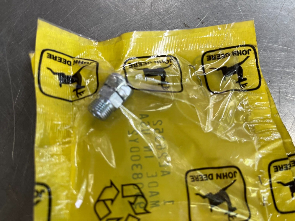 AE26352 OEM John Deere Pressure Relief Fitting