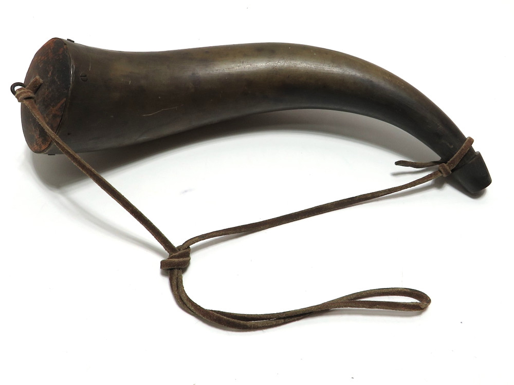 ANTIQUE POWDER HORN - EXCELLENT CONDITION**