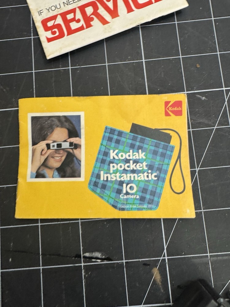 Kodak Pocket Instamatic 10 Vintage Camera - Untested
