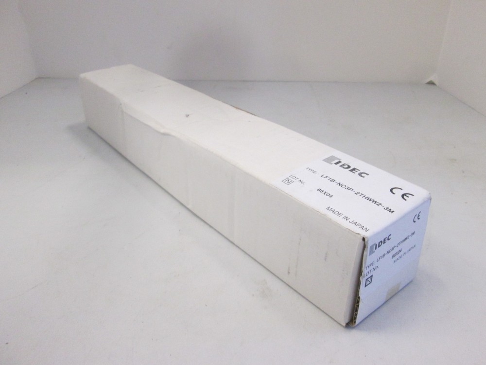 IDEC, LF1B-NC3P-2THWW2-3M, Light Bar, New