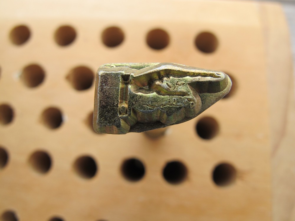 Vintage Basic Tool USA Full Handle Pointing Hand Stamp Leather Tool Number 31