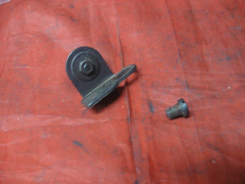 Singer 301 301A Sewing Machine BLACKSIDE BED THREAD GUIDE Vintage