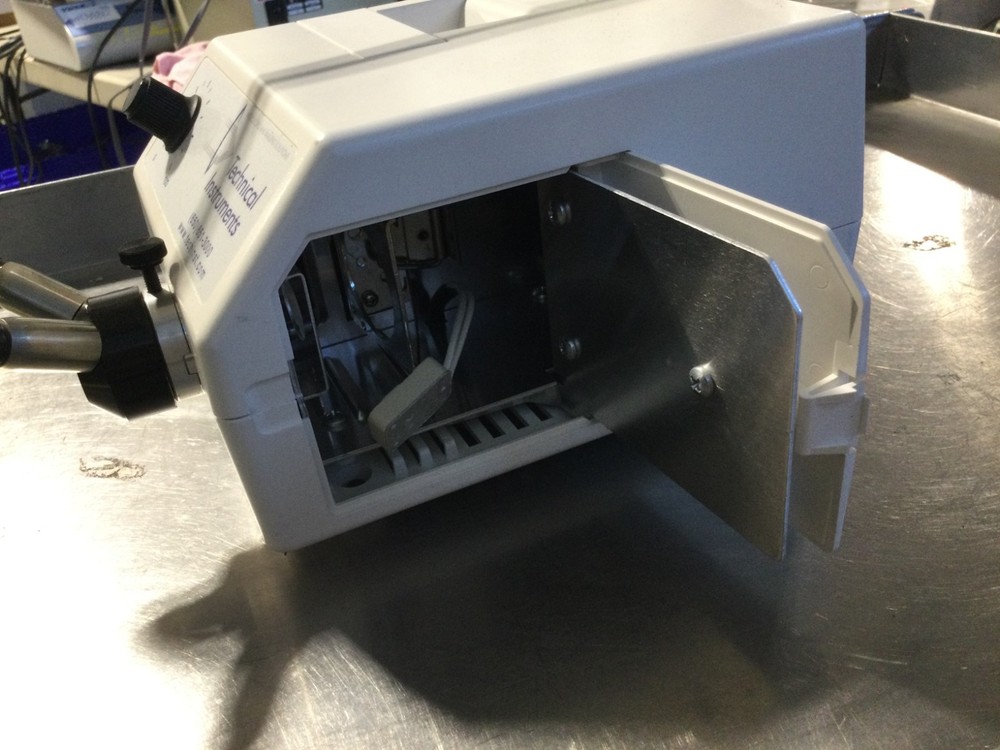 TECHNICAL INSTRUMENTS MI-150DGTI LIGHT SOURCE UNIT