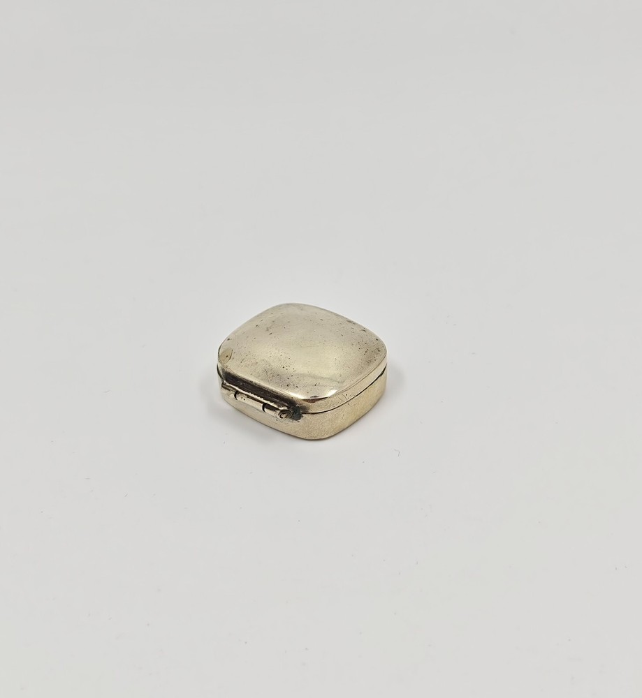 Sterling silver pill box smooth solid silver 925 small box GNR016