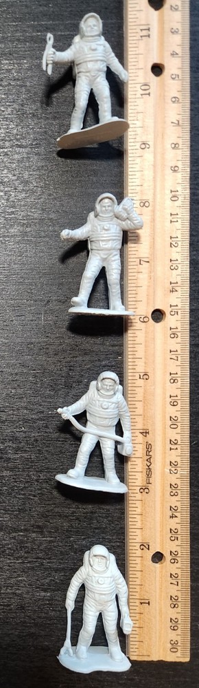 YOUR OWN SPACE FORCE VINTAGE 1980s ASTRONAUTS GREY MOON BUGGY, SHUTTLE ROCKET