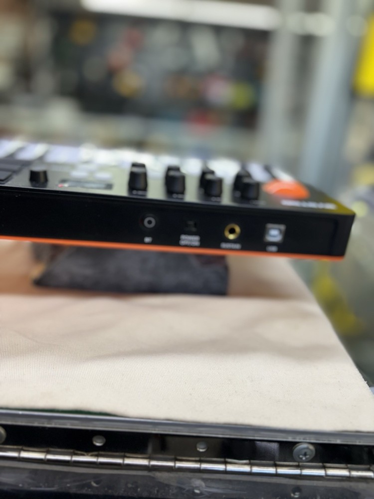 AVATAR EMK-25, 25 Keys MIDI Compact Keyboard Controller