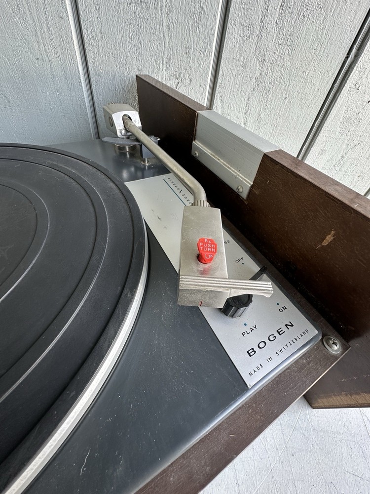 BOGEN B62 TURNTABLE (Read)