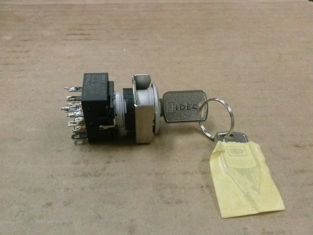 IDEC LB-T3 LB Series Key Switch with key