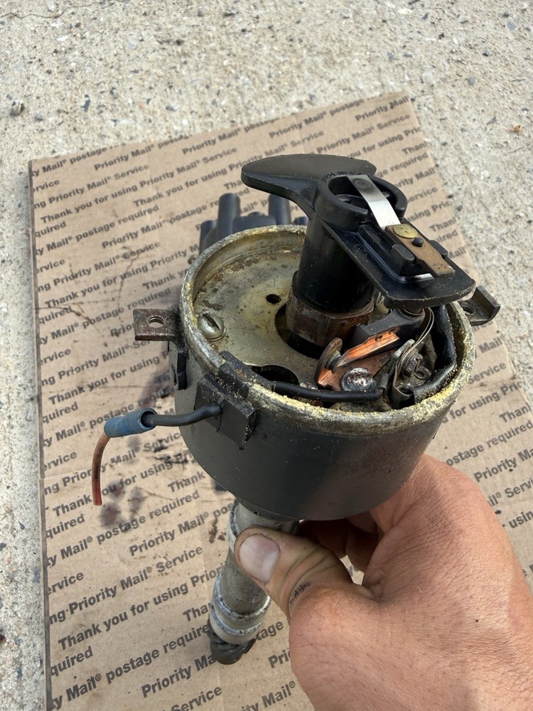 Prestolite V6 marine distributor