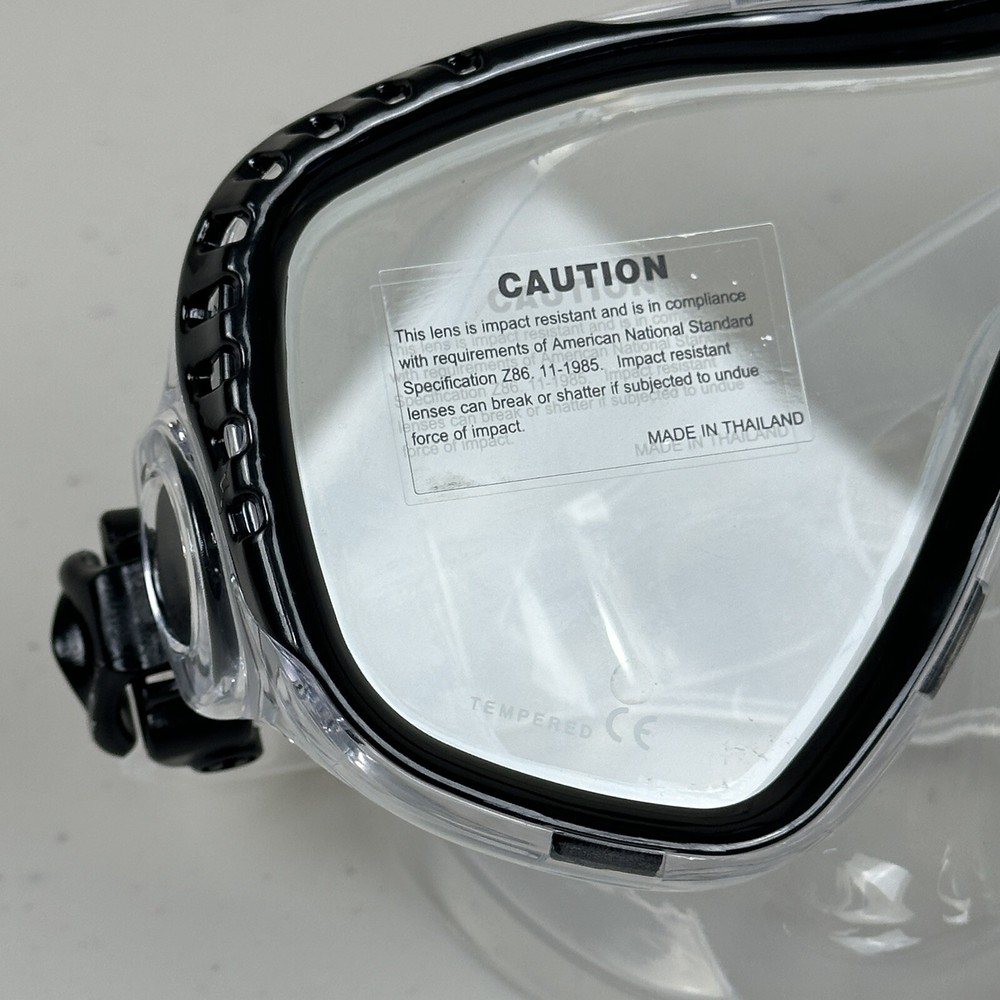 Akona Tobago Mask Black W Case