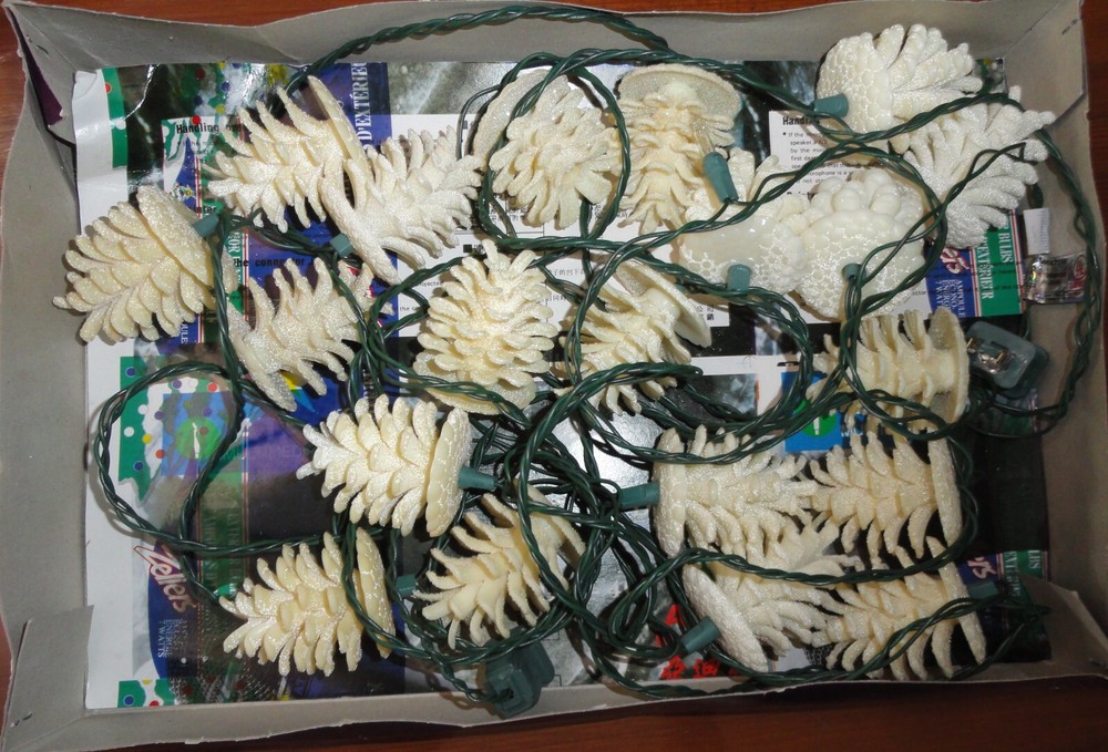 Frosted Pinecone 20’String Lights ~ Christmas Tree ~ Camping Multipurpose 2