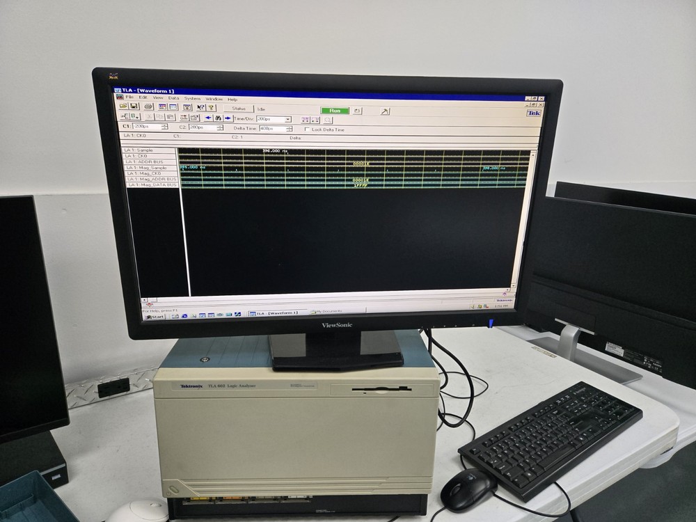 Tektronix TLA 602 Logic Analyzer