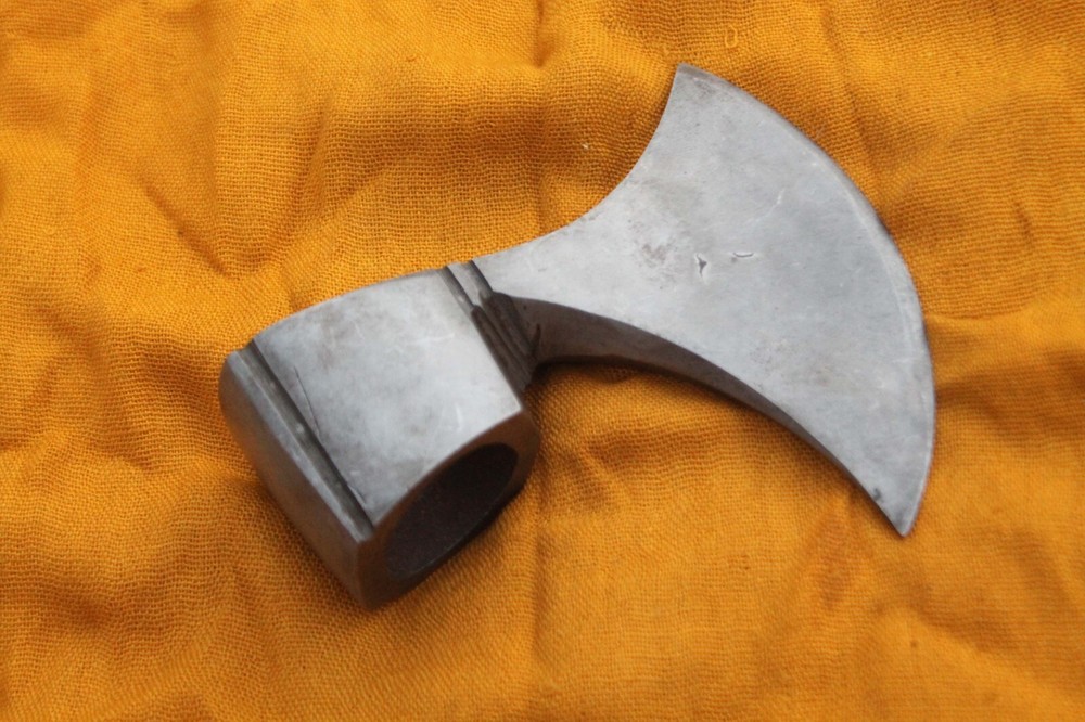 old iron mughal rajput Sikh traditional axe-head no tabbar axe dsc-03