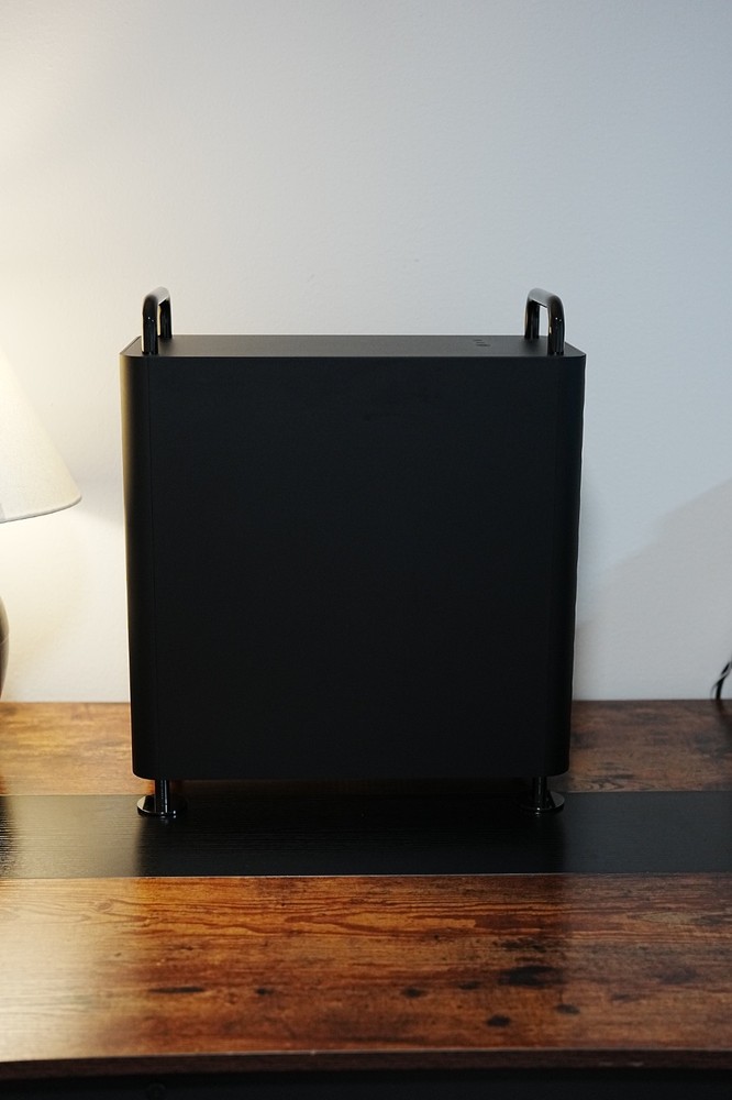 McPrue Apollo X Deep Space Black computer case / Mac Pro lookalike