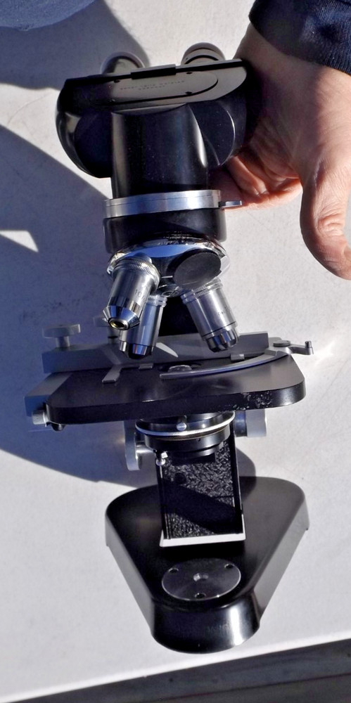 Used Ernst Leitz Wetzlar Microscope w/ case & lens & light