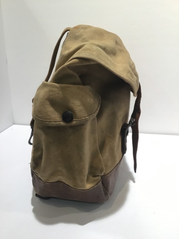 Private Purchase US Musette Bag w/ Leather Bottom