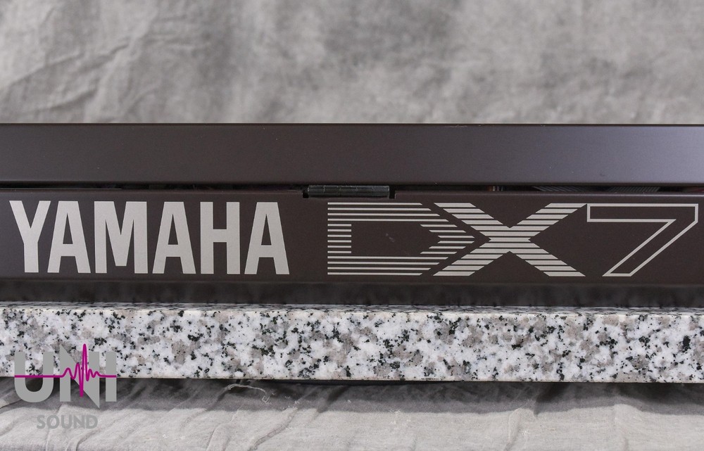 YAMAHA DX7 Digital Programmable Algorithm Synthesizer in Very Good Condition