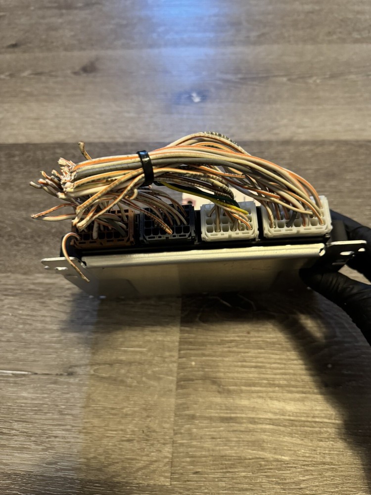 Volvo VNL Light Control Module - P/N: 21803280-03