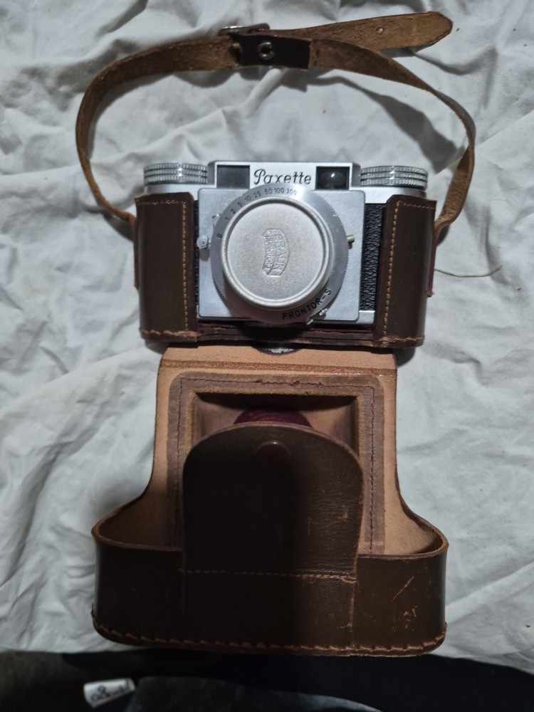 Zeiss Ikon Poxette Camera w Case