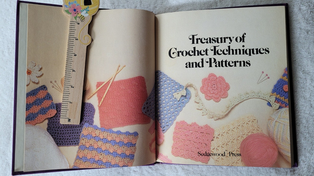 Preowned Treasury of Crochet Techniques & Patterns Crochet Hardback Book