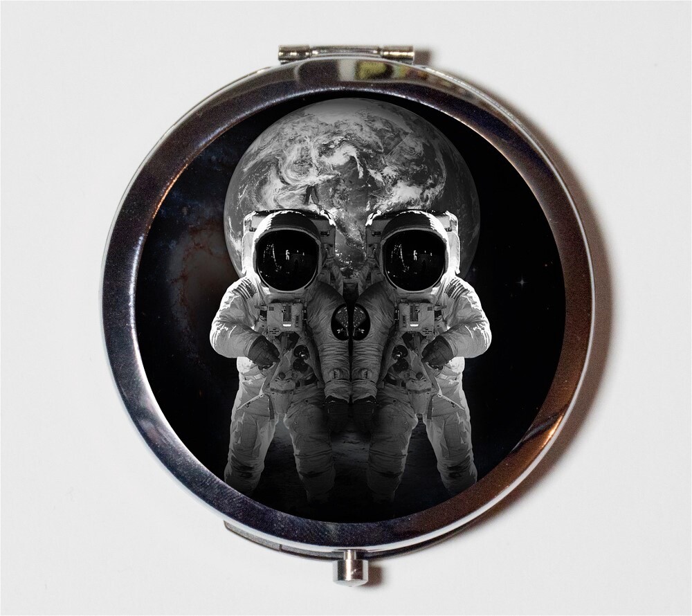 Astronaut Skull Illusion Compact Mirror Make Up Pocket Mirror Cosmetics