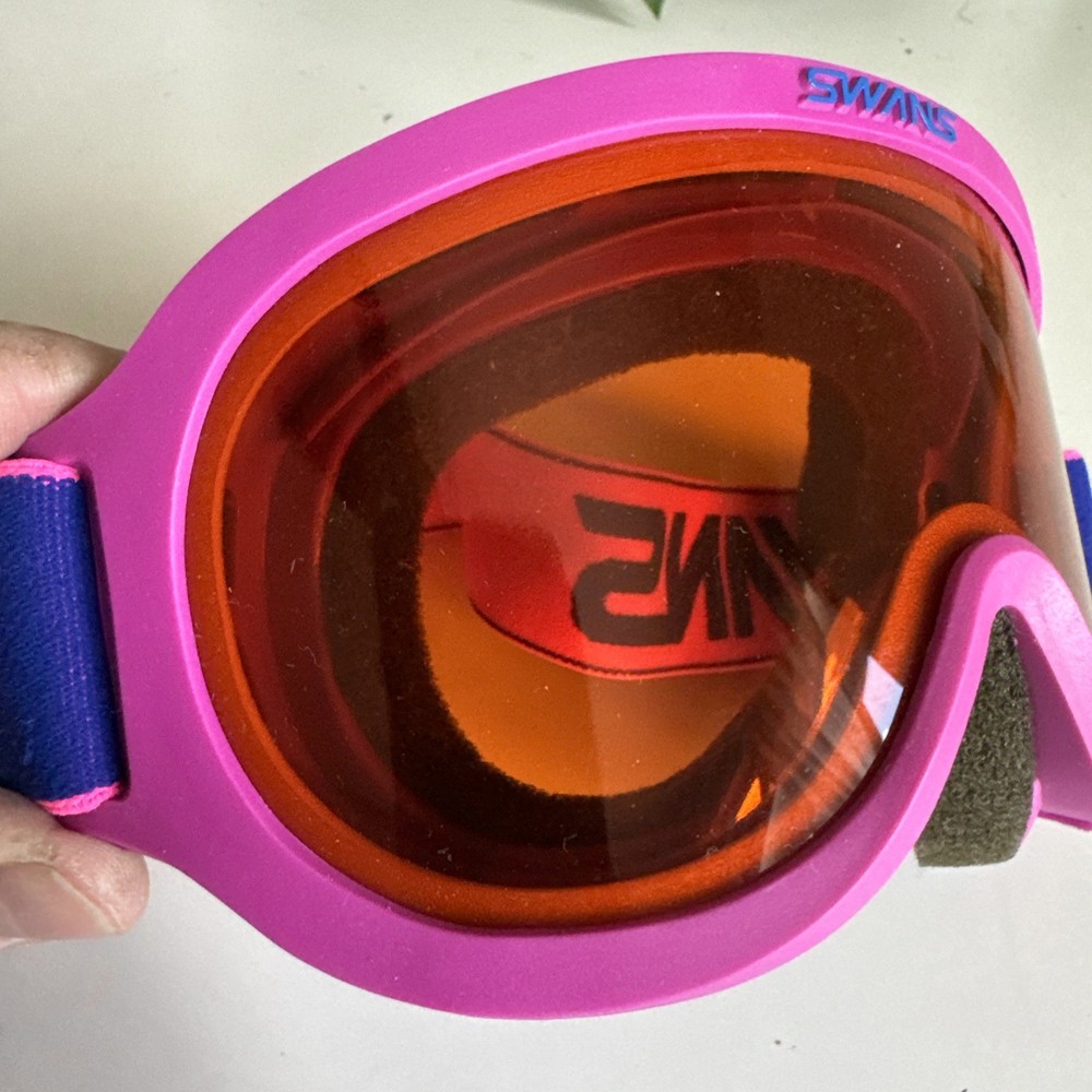 vintage swans ski goggles (d23)