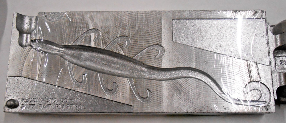 96003 Do-It Lizard 7" Soft Bait Mold