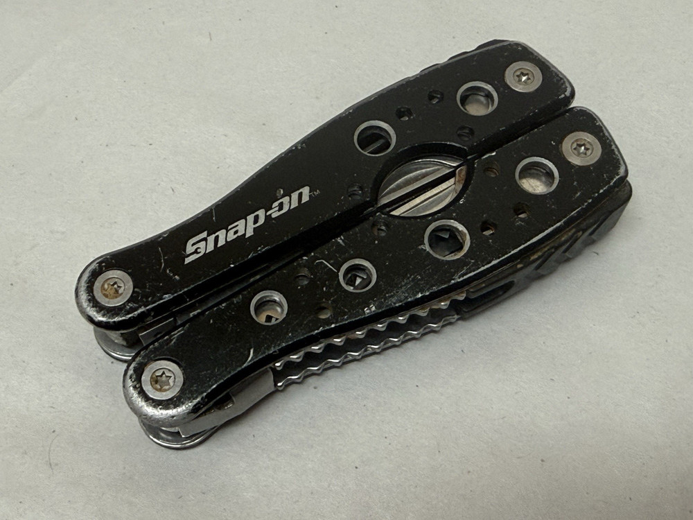 Snap-On Multi-Tool Knife Screwdriver File Saw Pliers