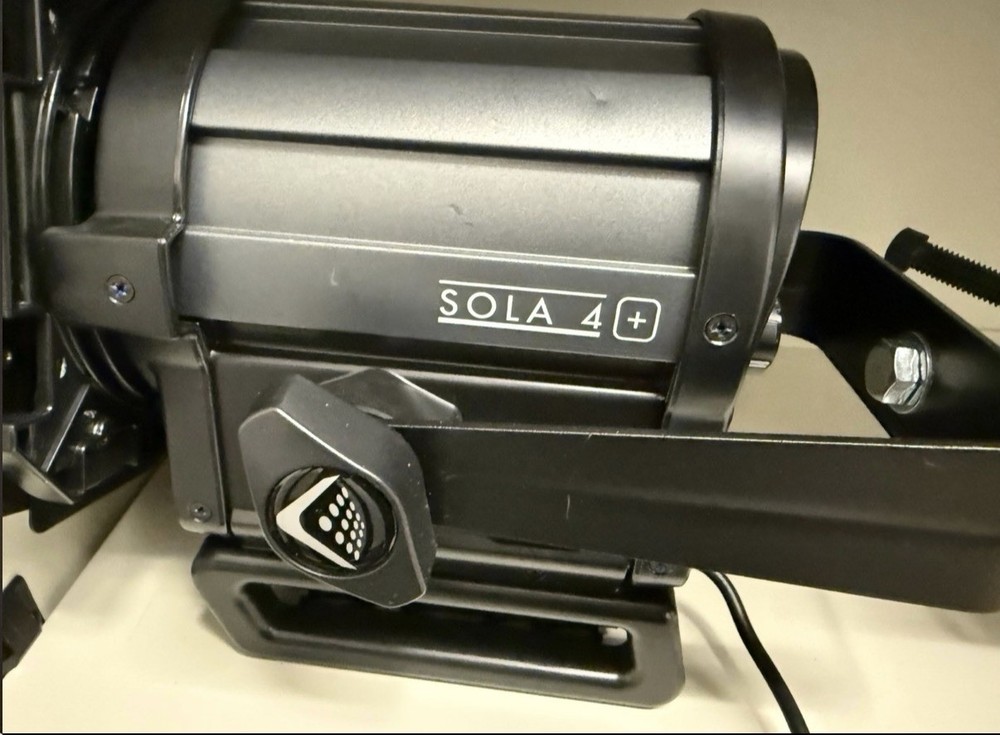 Litepanels Sola 4+ LED Studio Lighting Adjustable Barn Doors AC-Powered