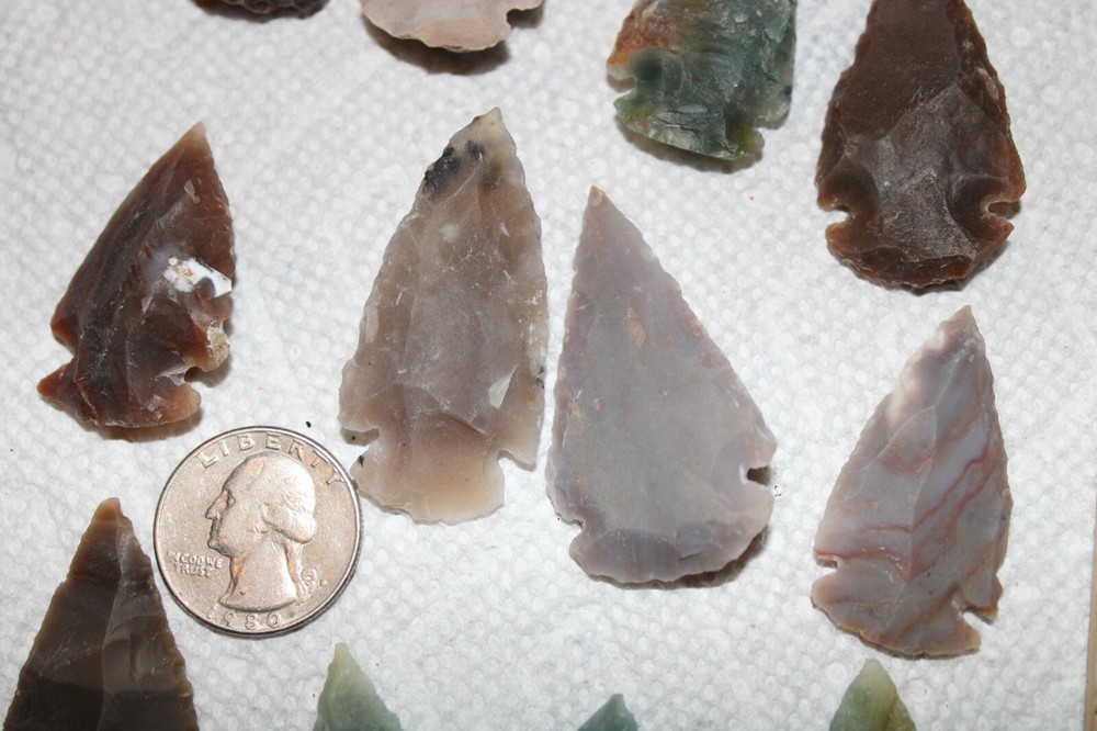 1 jasper Arrowhead per lot.