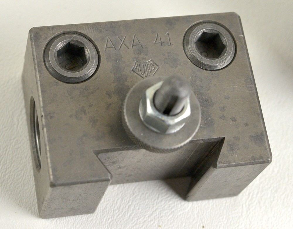 Aloris AXA Quick Change Tool Post Set – 7 holders