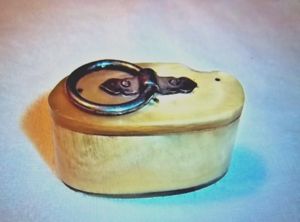 Unique Vintage Muzzleloader Cow Horn Box / Black Powder/Powder Storage