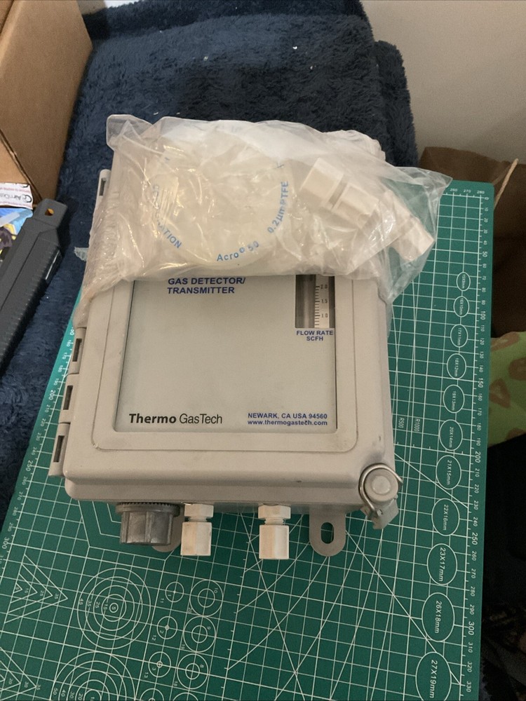 THERMO GASTECH SAMPLE-DRAWING HCL GAS DETECTOR/TRANSMITTER W/SENSOR