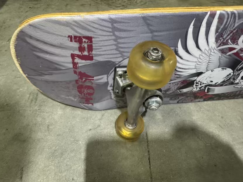 ChromeWheels Skateboard