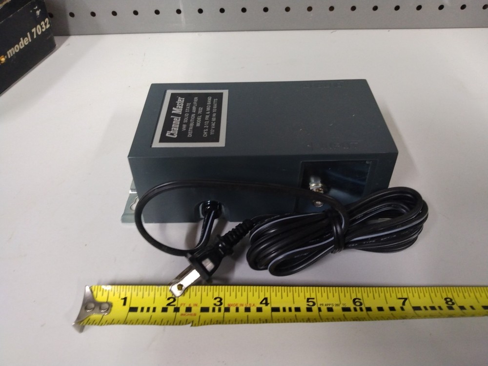 Vtg Channel Master MATV VHF Solid State Distribution Amplifier 30 dB Gain