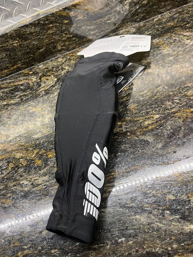 ELBOW GUARDS MED BLK TERATEC 100%