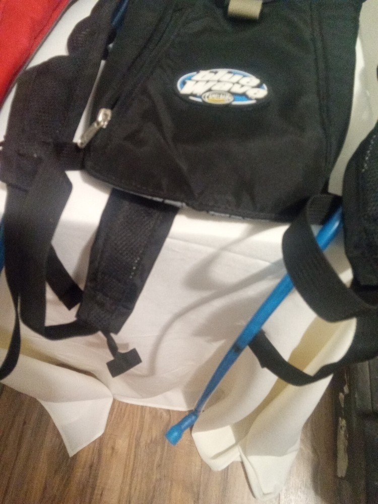 Pair of Camelbak Blue Wave Backpack Hydration with Bladder RED & BLK