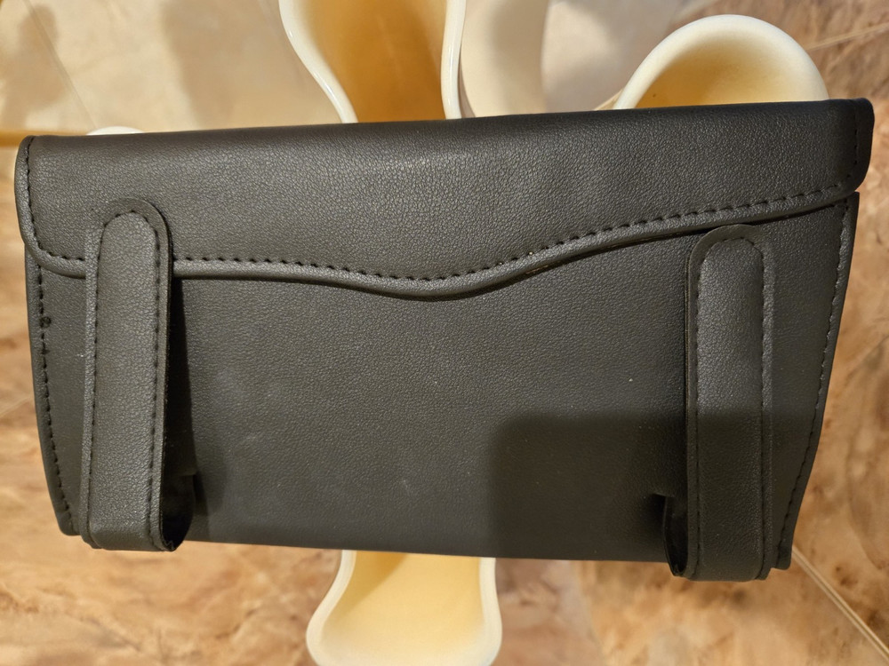 CAR TISSUE HOLDER BLING
