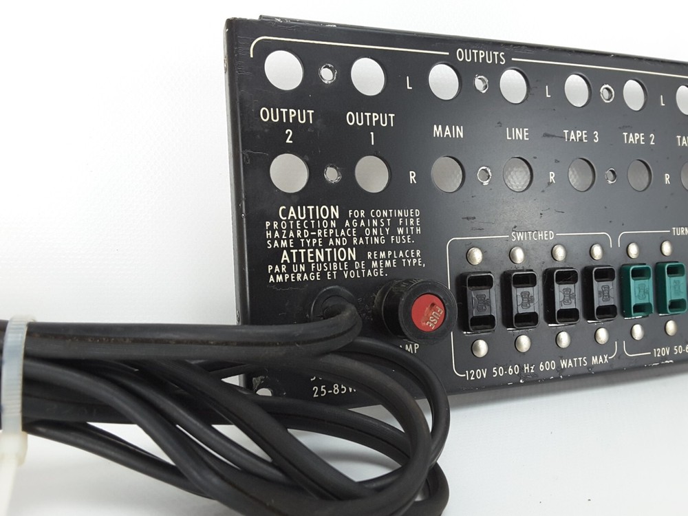 MCINTOSH C32 PREAMPLIER PARTS: BACK PANEL