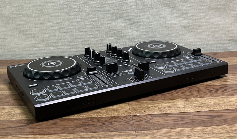 Pioneer DJ DDJ-200 DJ Controller