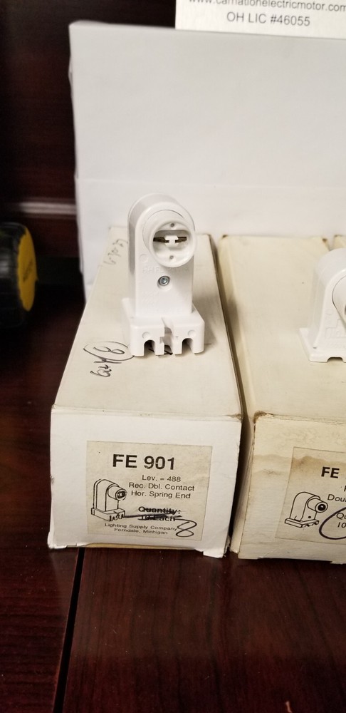 LEVITON ASSORTED LAMP HOLDERS