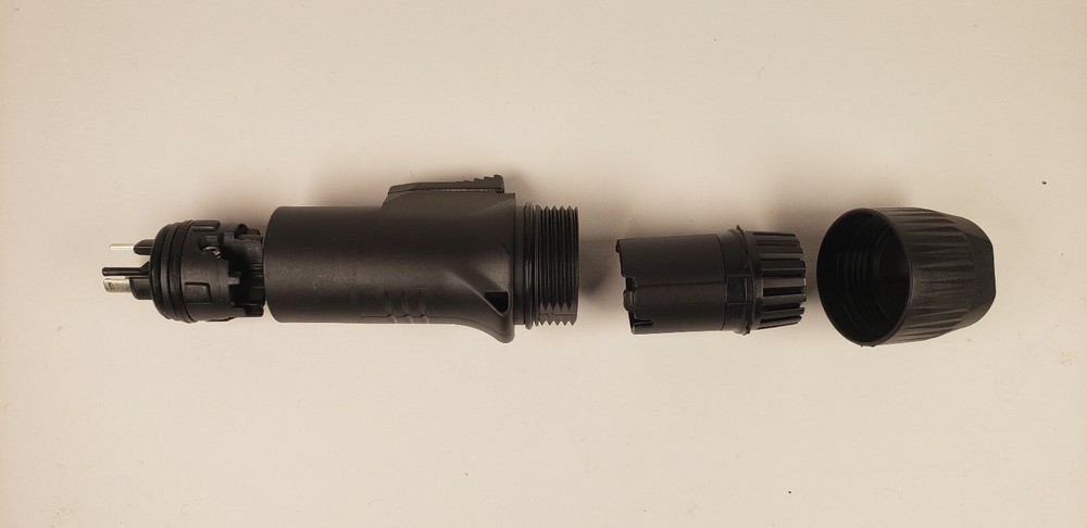 PowerCON True1 NAC3MX style connector