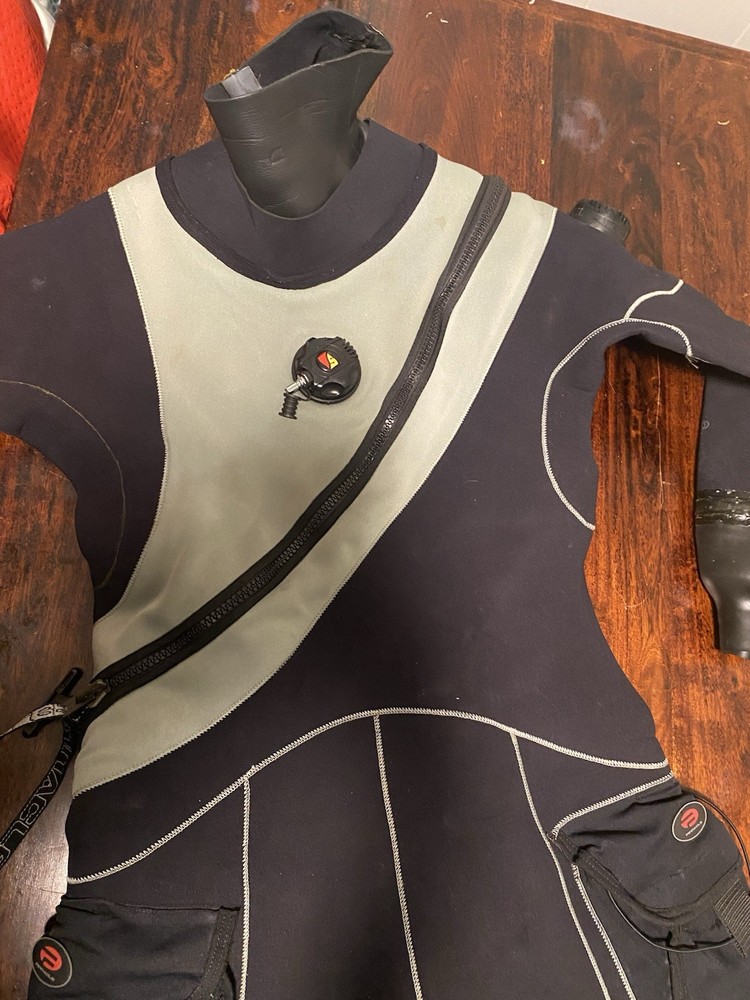 Pinnacle Black Ice Drysuit (Medium)